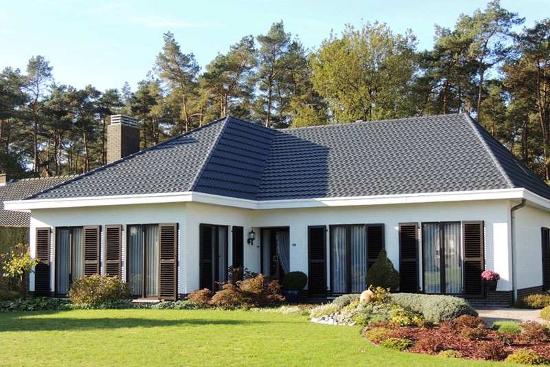 Композитная черепица рядовая Decra Элеганс Красный Аметист